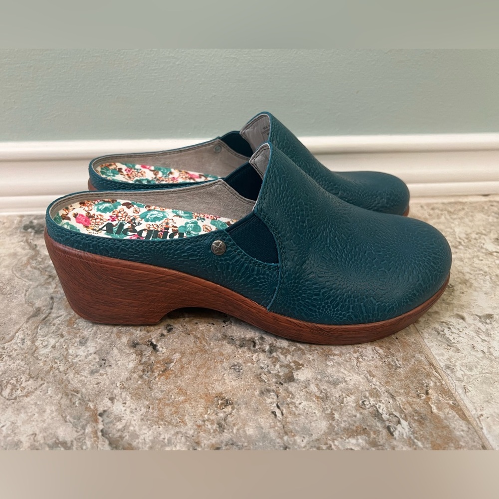 Brand new Algeria shoes